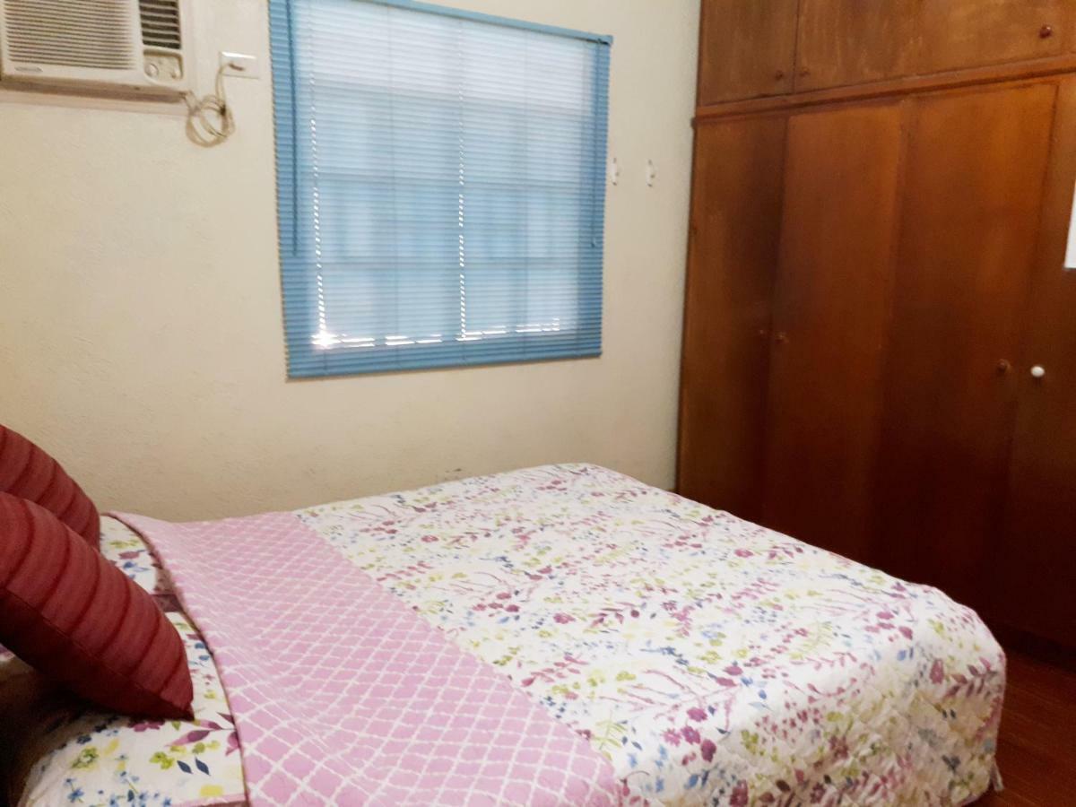 Minine Guesthouse Silang エクステリア 写真