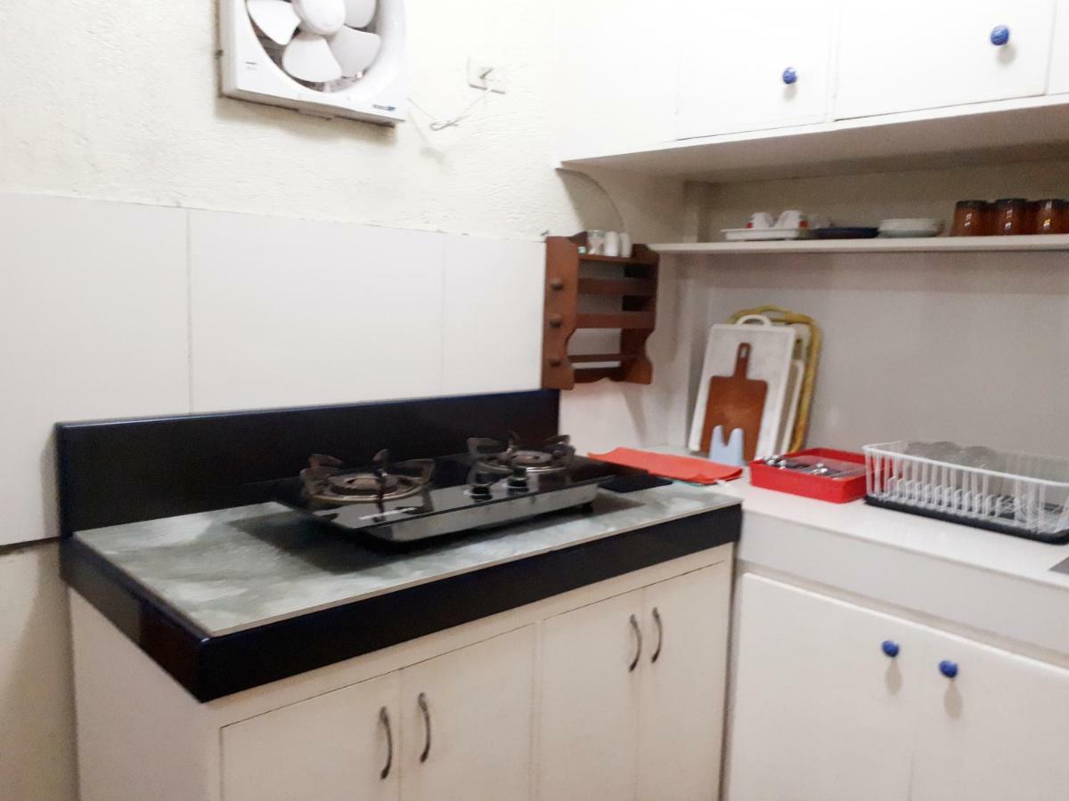 Minine Guesthouse Silang エクステリア 写真